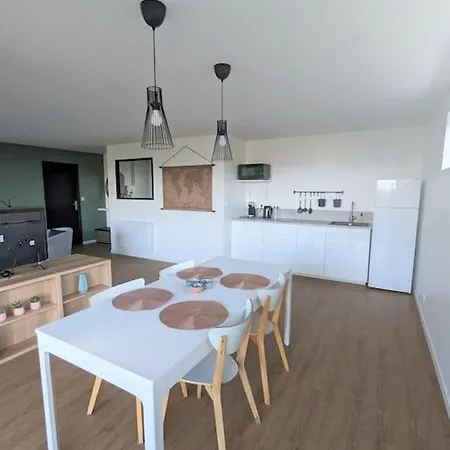 Bienvenue Chez Severine Et Julien Appartement 75M2 Mirefleurs Buitenkant foto